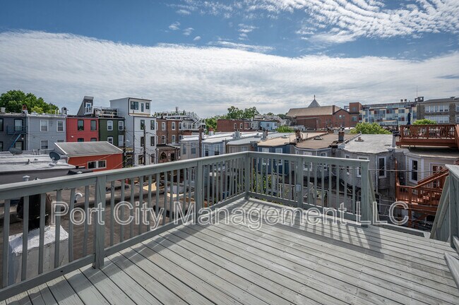 Building Photo - 14 N Streeper St
