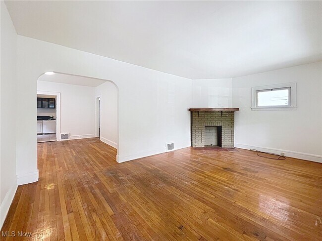 Building Photo - 2683 Hampshire Rd