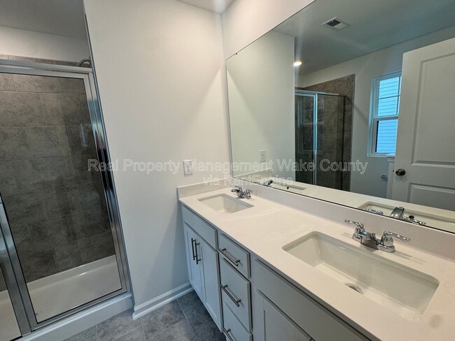 Building Photo - 1507 Crescent Townes Wy