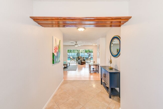 Building Photo - 3-Bedroom, 2-Bath Seminole Home – Fully Furnished & Move-In Ready!