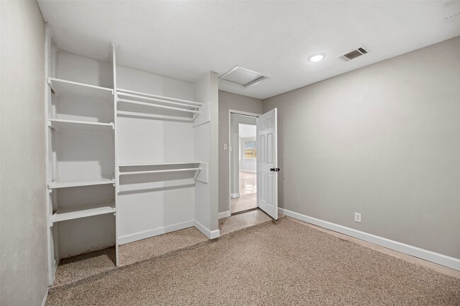 Building Photo - 13639 Tanvern Ln