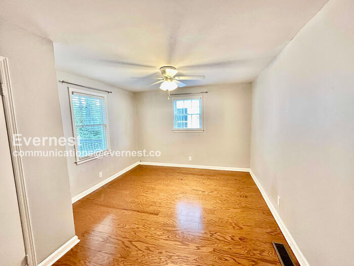 Building Photo - 1807 Dresden Dr NE