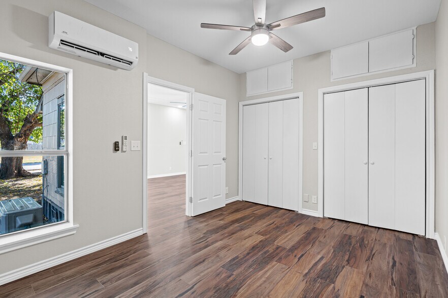 Building Photo - 1711 Halsell St