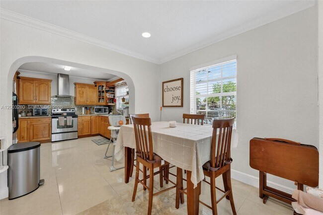 Building Photo - 9000 SW 40th Terrace