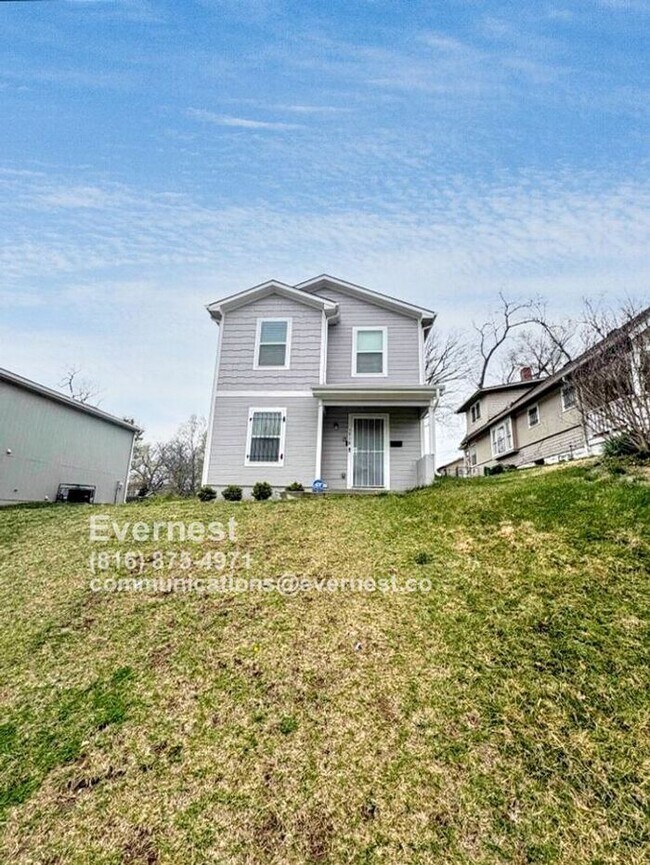 Primary Photo - Lovely 3-Bedroom Home in a Quiet Kansas Ci...
