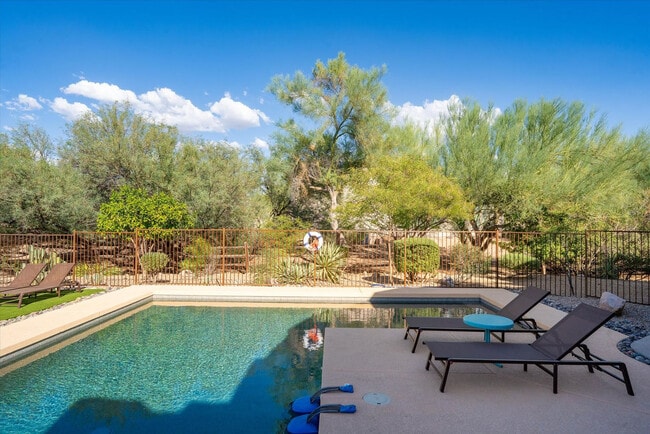 Building Photo - 6708 E Calle de Las Estrellas Rd