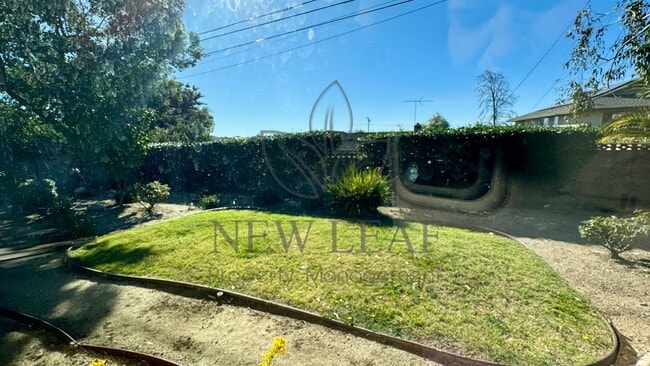 Building Photo - 970 W 14th St