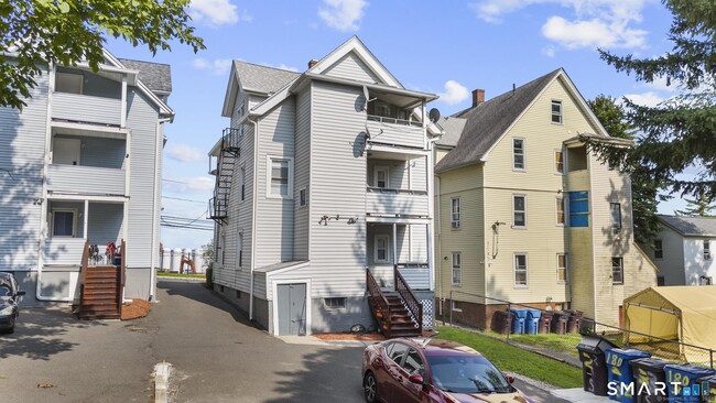 Building Photo - 180 Curtis St