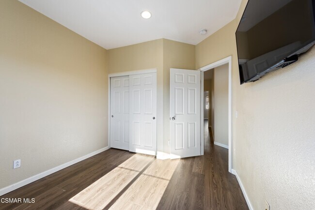 Building Photo - 84 Via Katrina