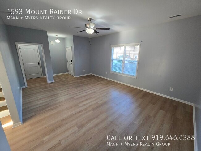 Building Photo - 1593 Mount Rainer Dr