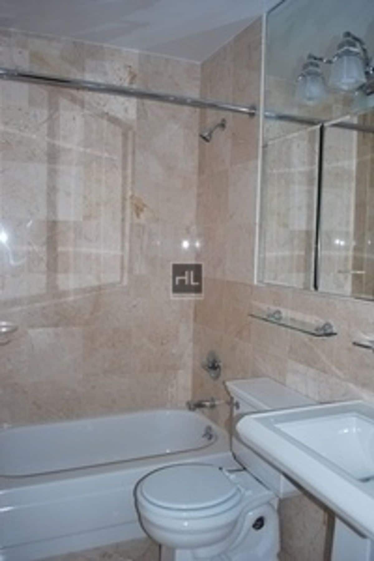 Building Photo - E 5TH ST.