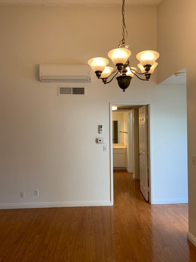 Building Photo - Bright, comfortable, and spacious one bedroom Condominium