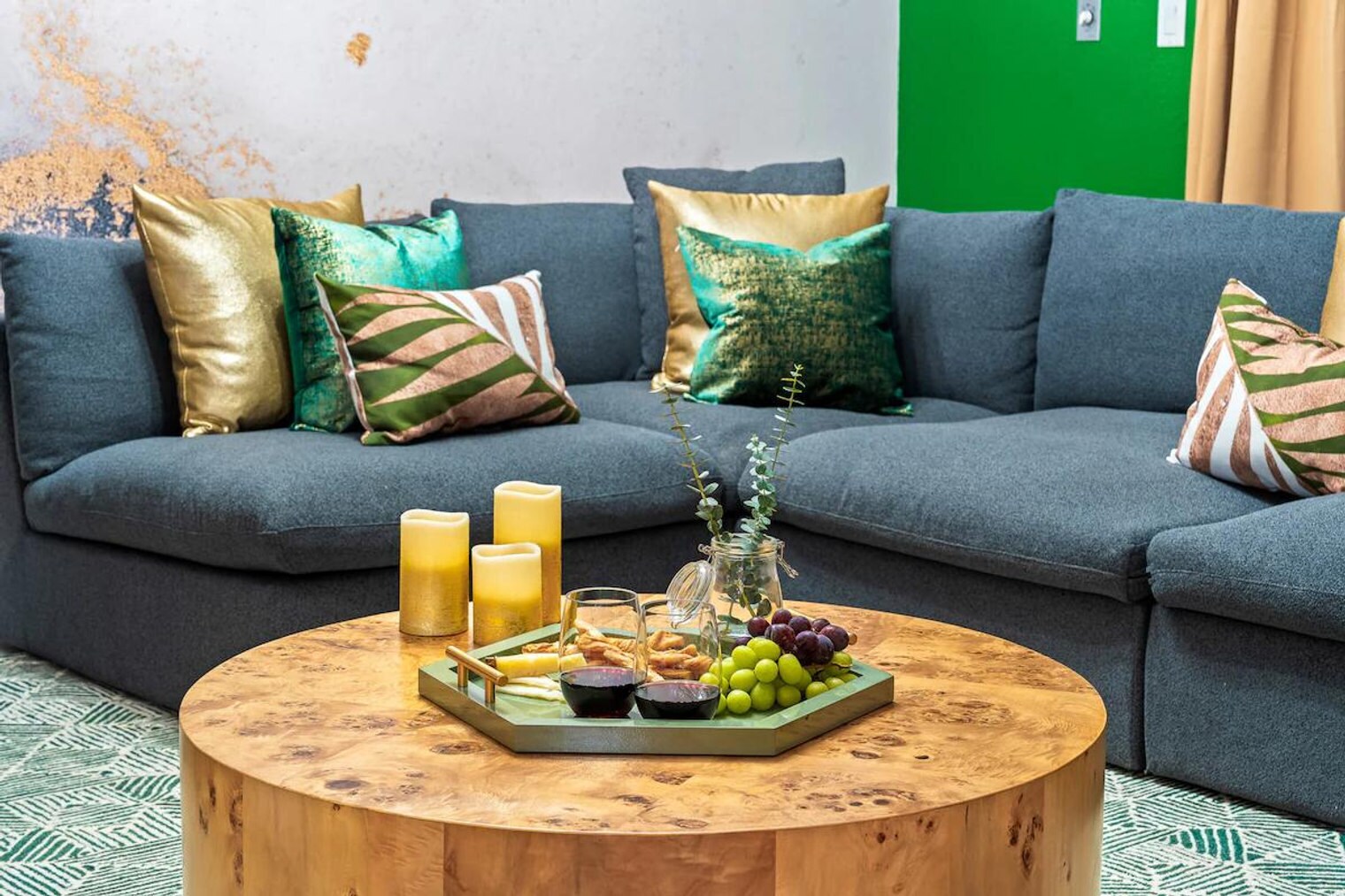 Building Photo - 4710 Sleepy Hollow Dr