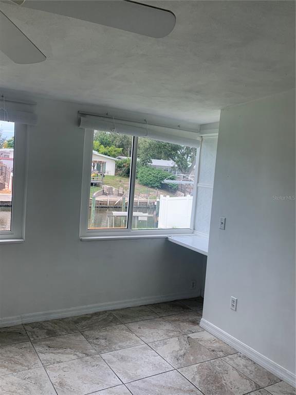 Building Photo - 404 Bryn Mawr Island