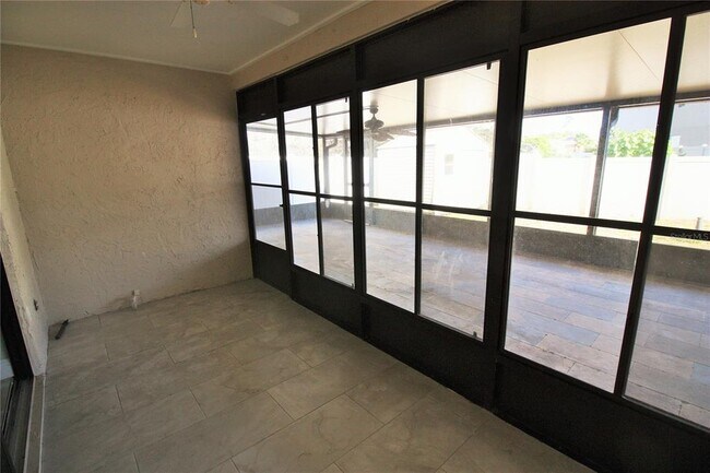 Building Photo - 10105 Marguex Dr