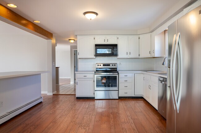 Building Photo - 4 Pheasant Ct