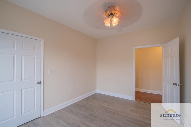 Building Photo - 4032 Falls Rd