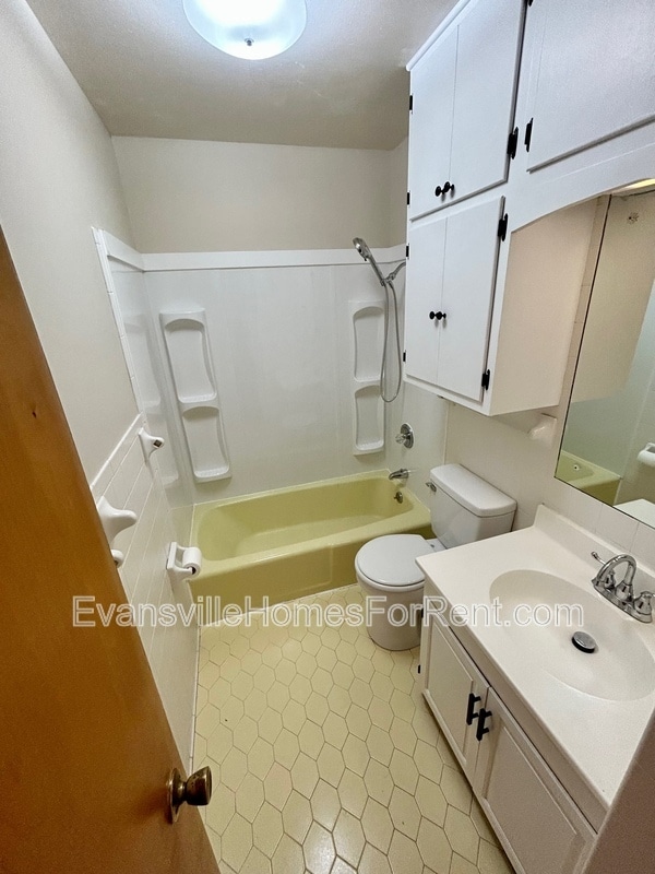 Building Photo - 1507 Stinson Ave