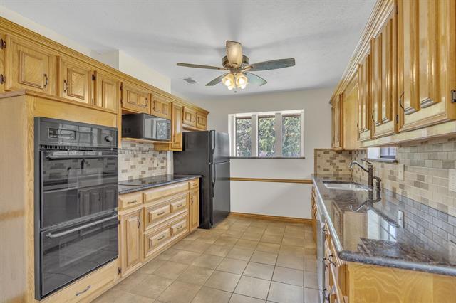 Building Photo - 1504 Wood Creek Dr