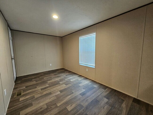 Building Photo - 1065 Myakka Dr