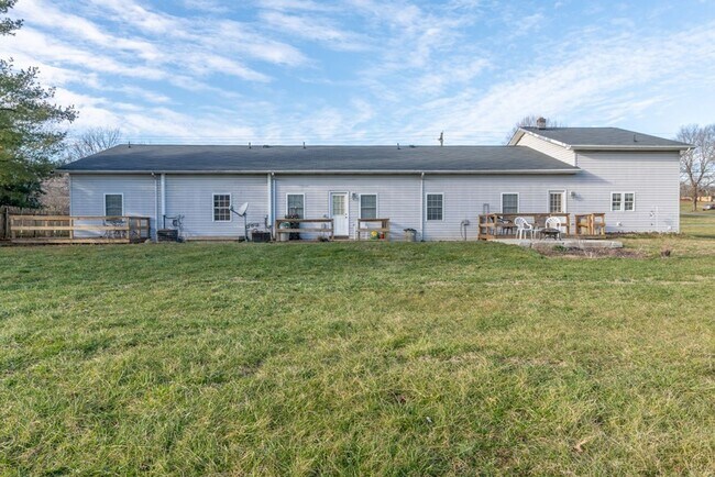 Building Photo - Sinking Creek Apartments