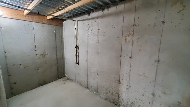 Building Photo - 483 E Apple Blossom Dr