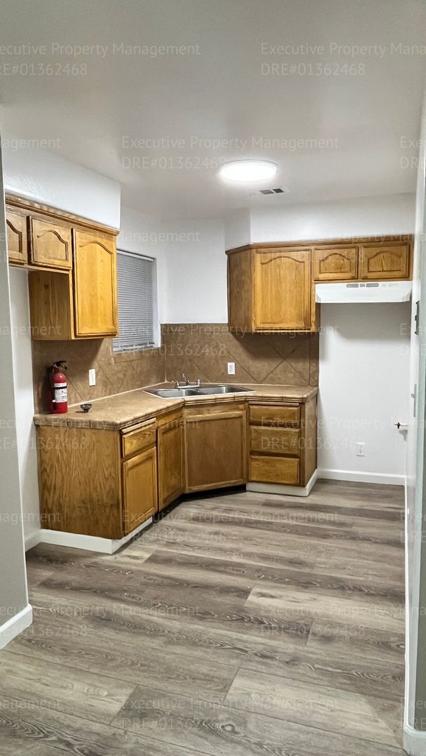 Building Photo - 730 S Haley St