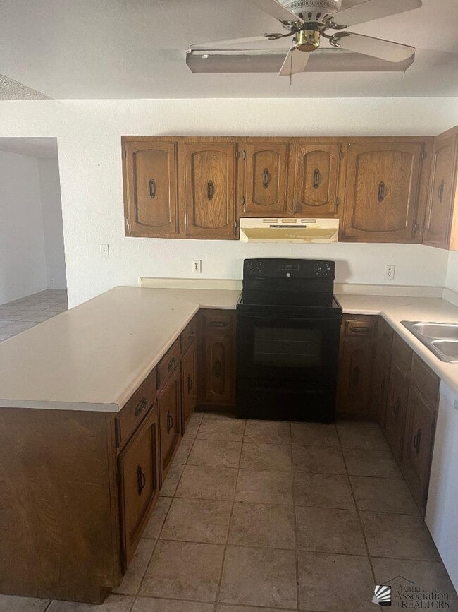 Building Photo - 1424 E Sunset Ct