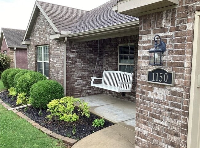 Building Photo - 1150 Coventry Ln