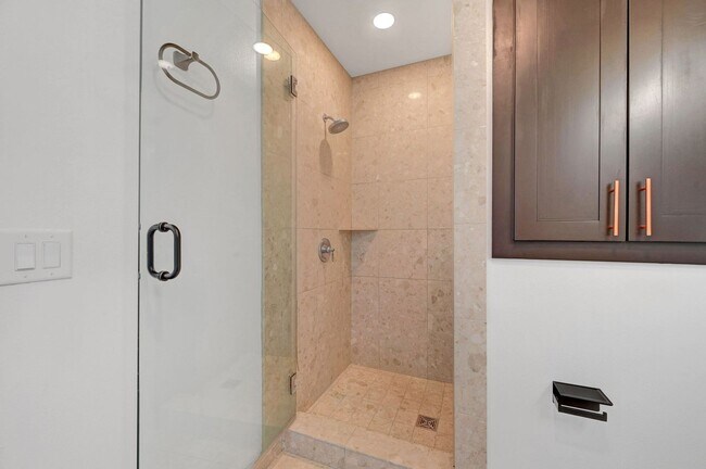 Building Photo - Panorama Towers Unit 602
