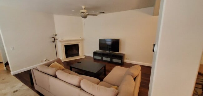 Building Photo - Charming Luxury Home near Downtown & Shopping