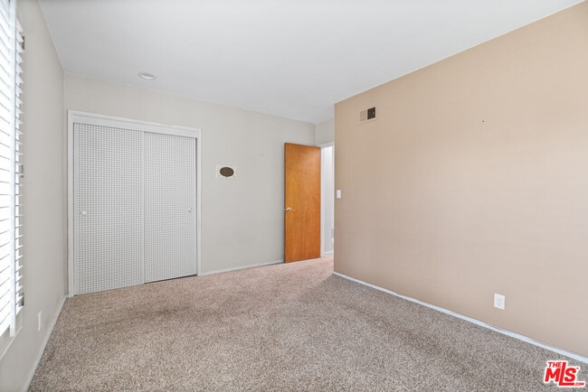 Building Photo - 9229 Shellyfield Rd