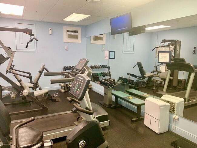 Building Photo - 5420 N Ocean Dr