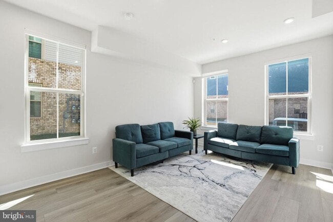 Building Photo - 42548 Invergordon Ter