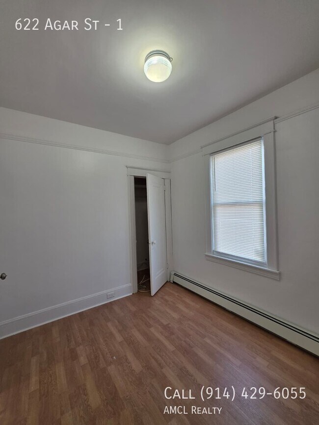 Building Photo - 622 Agar St