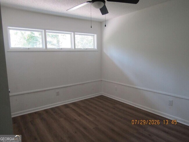 Building Photo - 513 Juniper Way