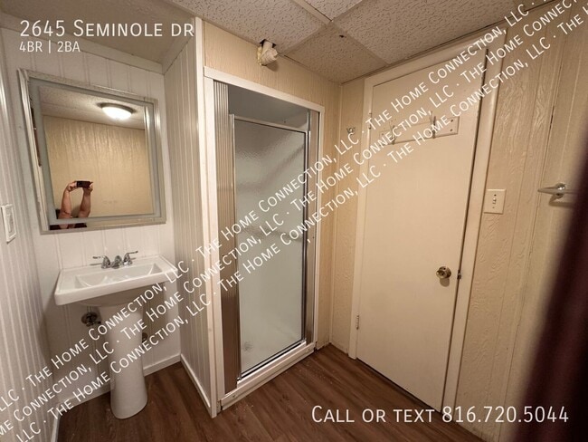Building Photo - 2645 Seminole Dr