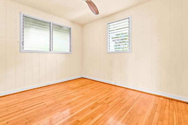 Building Photo - Charming 2/1 Cottage on a Quiet Lane in Ka...