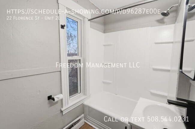 Building Photo - 22 Florence St