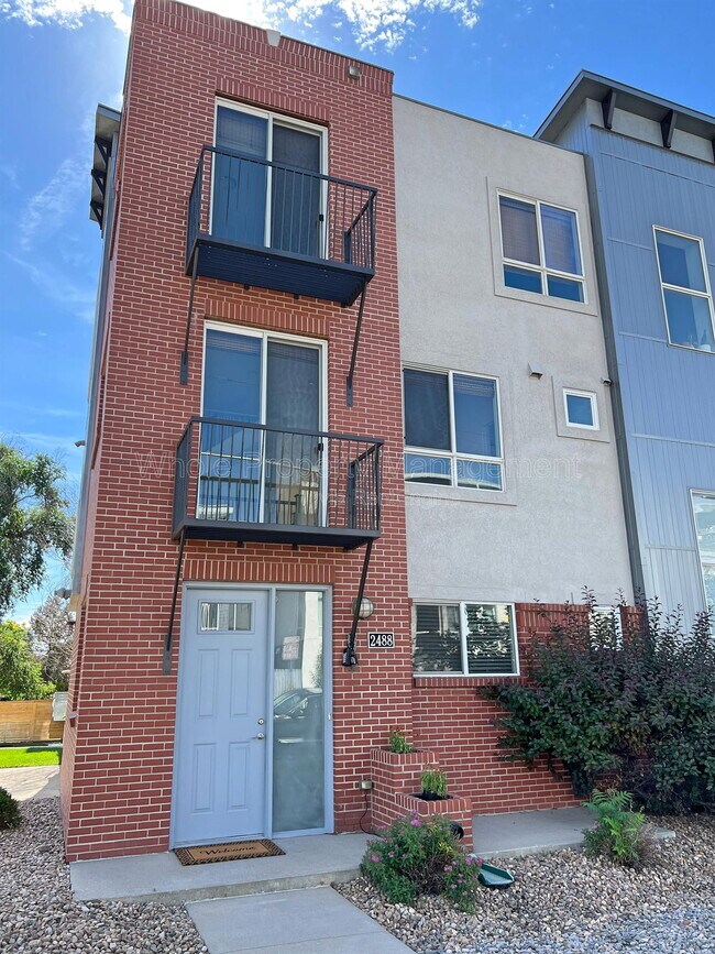 Building Photo - 2488 Decatur St