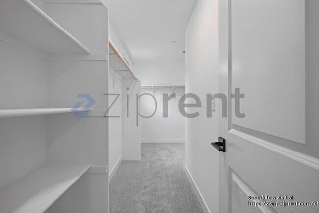 Building Photo - 365 Gold Coast Rd