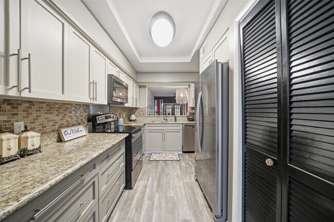 Building Photo - 3226 Poe Dr