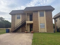Building Photo - 611 W Gilmer St