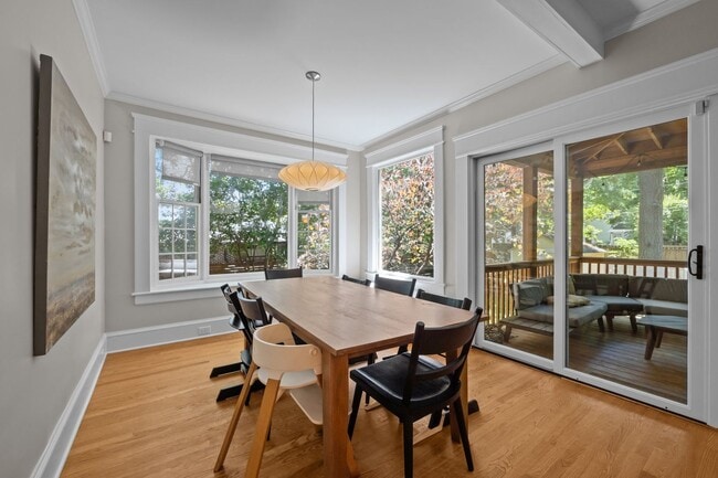 Building Photo - Stunning Historic 4-bedroom home in W Trin...