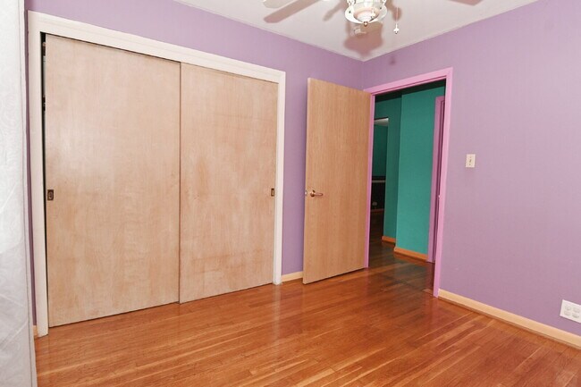 Building Photo - Charming 3-Bedroom Retreat with 2 Full Baths on South Meridian Street – 1516 Sq Ft of Comfort in ...