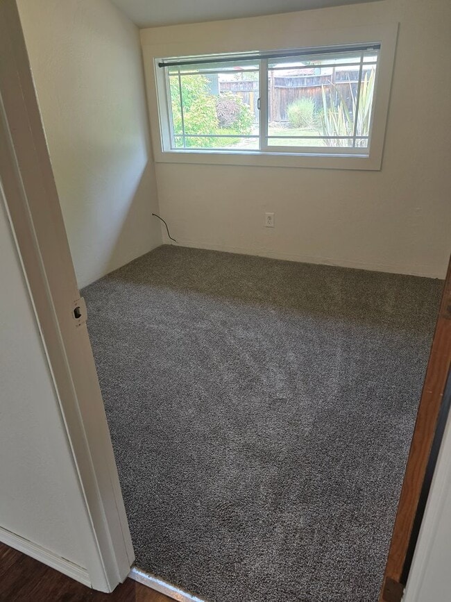 Building Photo - 3 bed 2 bath Family Home for Rent in Grant...