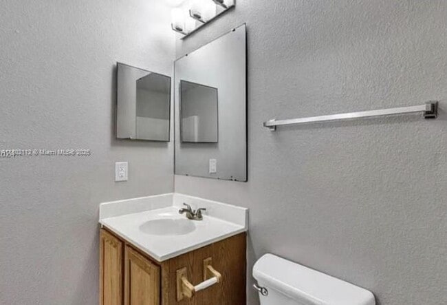 Building Photo - 2210 Whispering Trails Dr