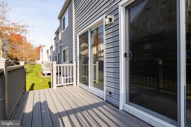 Building Photo - 835 Chanticleer