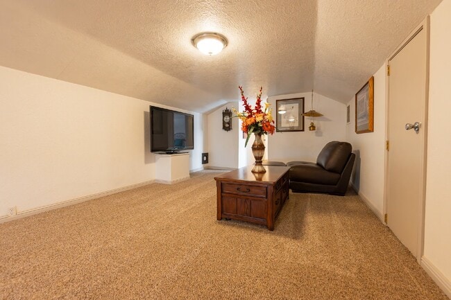 Building Photo - Desert Oasis – Furnished Executive Room in...