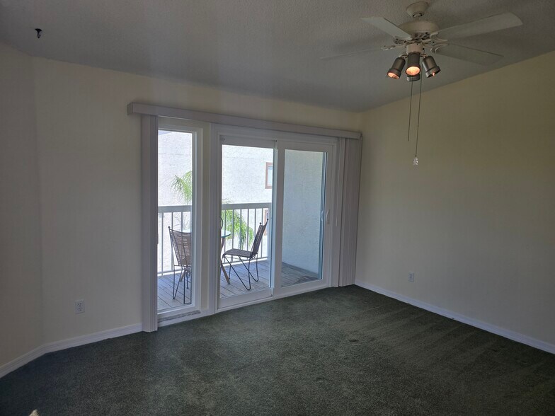 Building Photo - 346 Madeira Cir